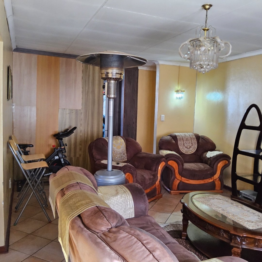 4 Bedroom Property for Sale in Grasslands Free State